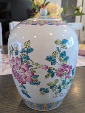 Vintage Chinese "Famille Rose" porcelain ginger jar, likely dating from the mid-